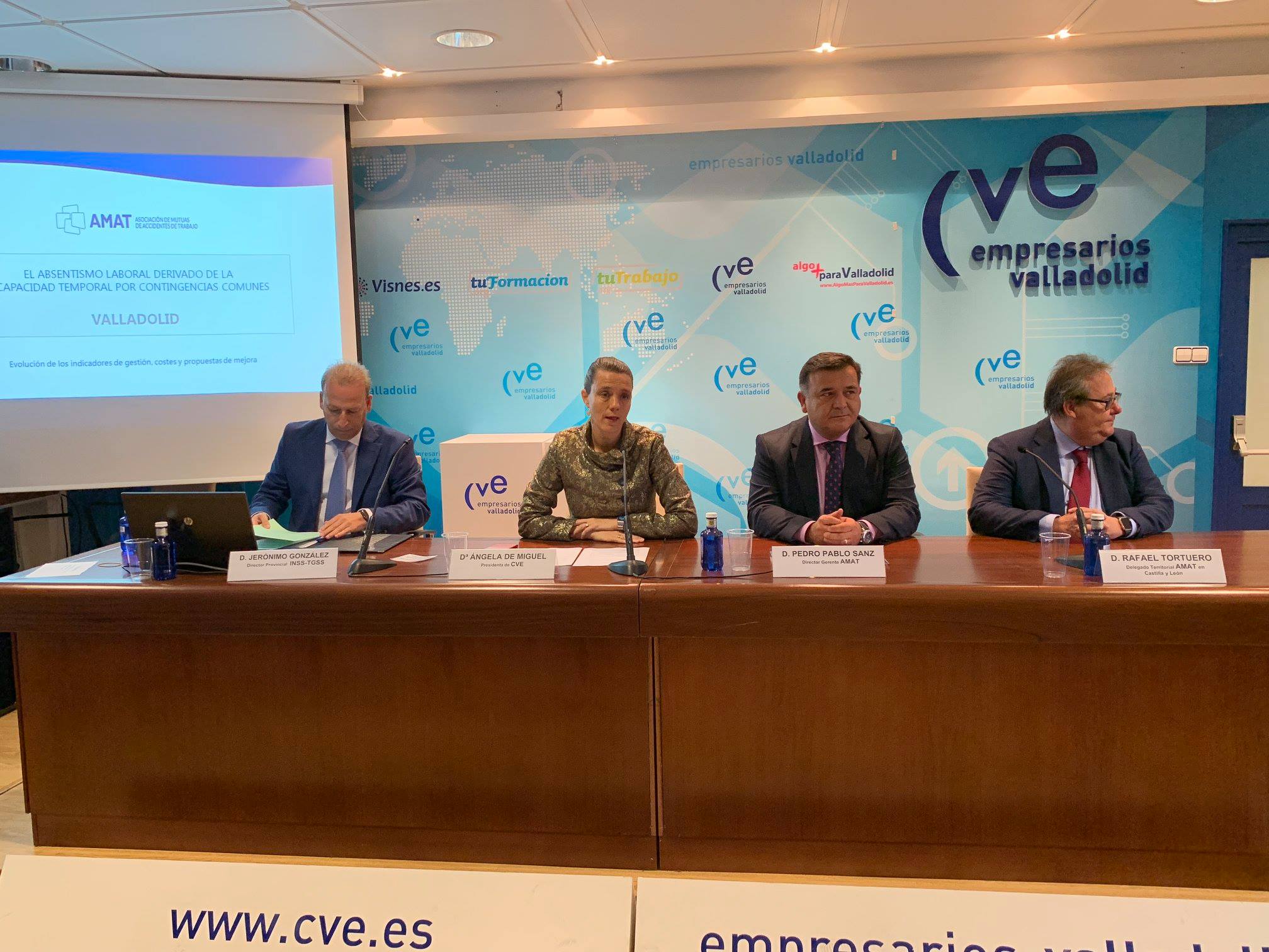 Angela de Miguel hablando sobre el absentismo laboral en Valladolid