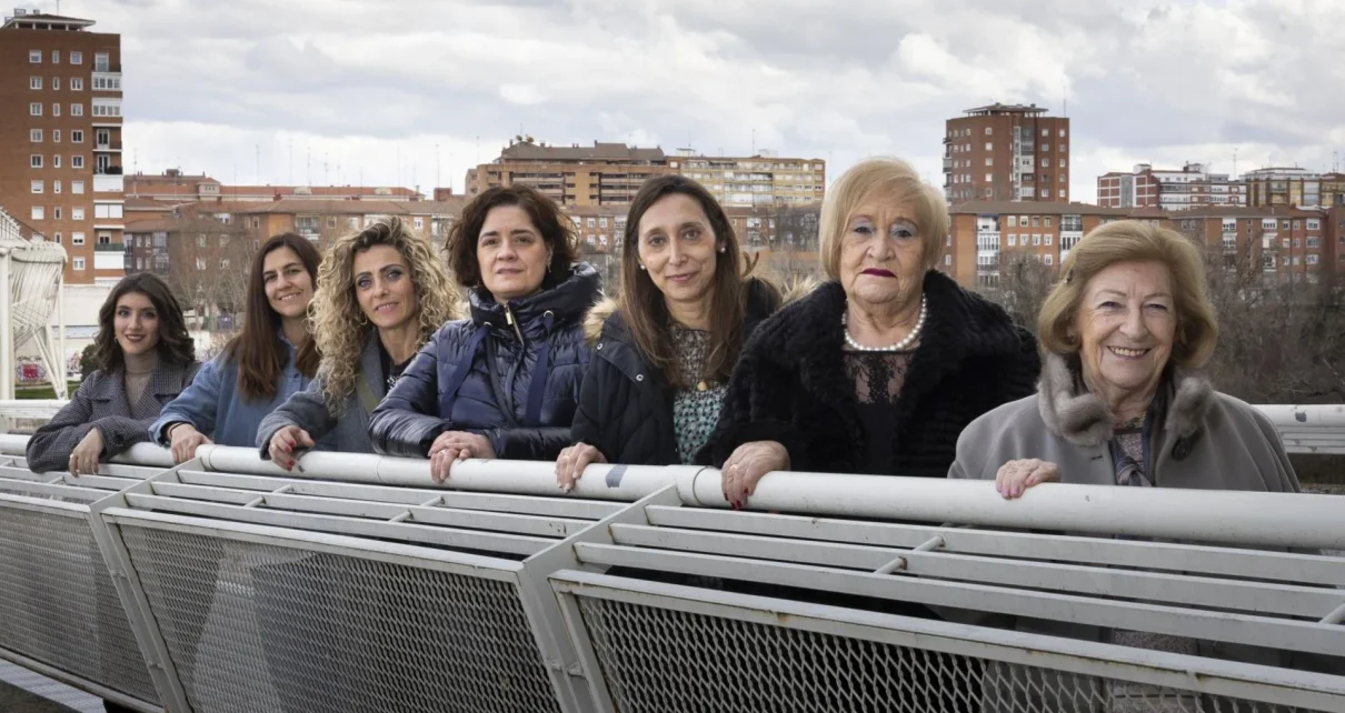 Victoria Salinas, Sheila Prada, Vanesa Bastardo, Sara Serna, Carolina Pascual, María Jesús Espinel y Conchita Sáenz J.C. Castillo