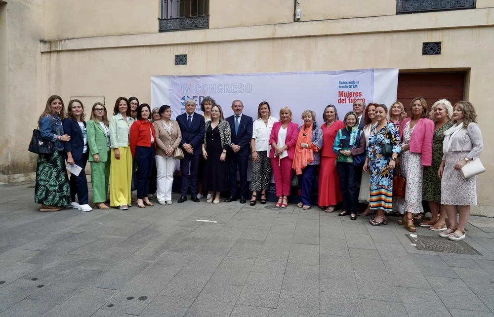 Más de 700 mujeres reciben ayudas de la Junta para emprender - Foto: Campillo ICAL